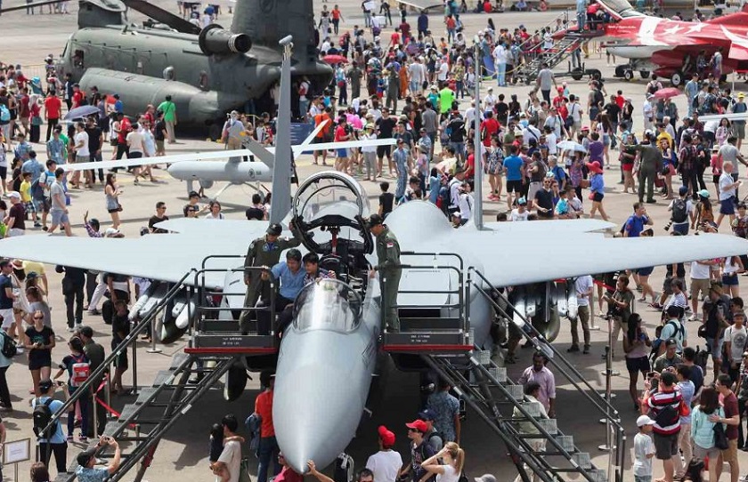 2028年新加坡航空展览会Singapore Air Show参展商与海外采购商展台洽谈现场