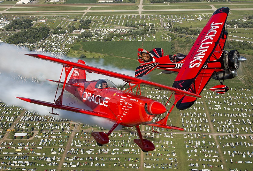 2027年美国奥什科什航空展览会EAA AirVenture行业机械设备展品展台实拍