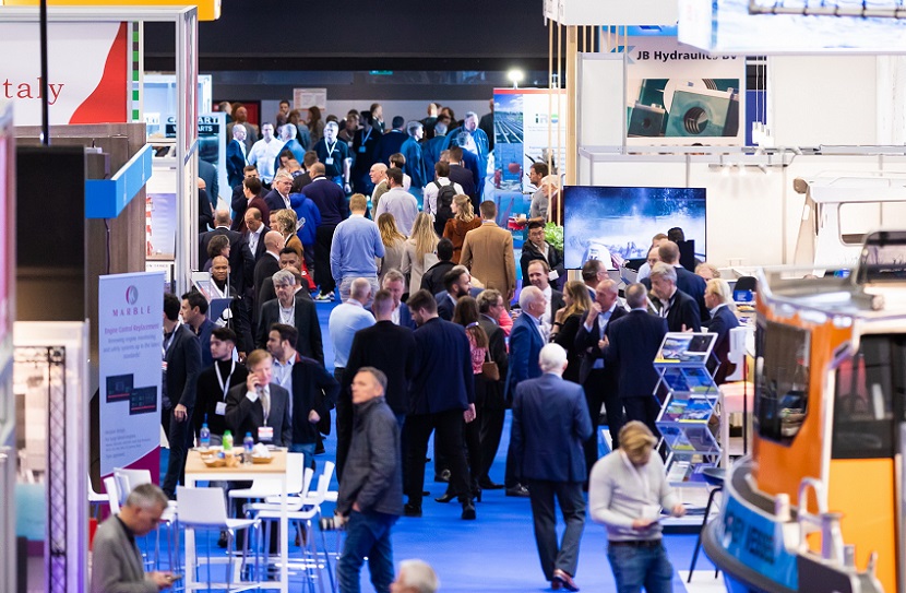 2026年美国电动及混合动力船舶游艇展览会Electric & Hybrid Marine Expo North America展馆现场,专业观众参观实况