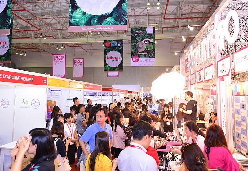 2027年印尼雅加达美容展Indo Beauty Expo展馆现场，专业观众参观实况