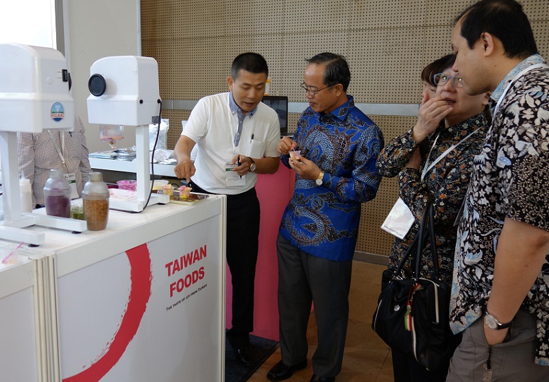 2027年印尼雅加达食品及酒店用品展览会FHIFood&Hotel Indonesia展馆现场，专业观众参观实况