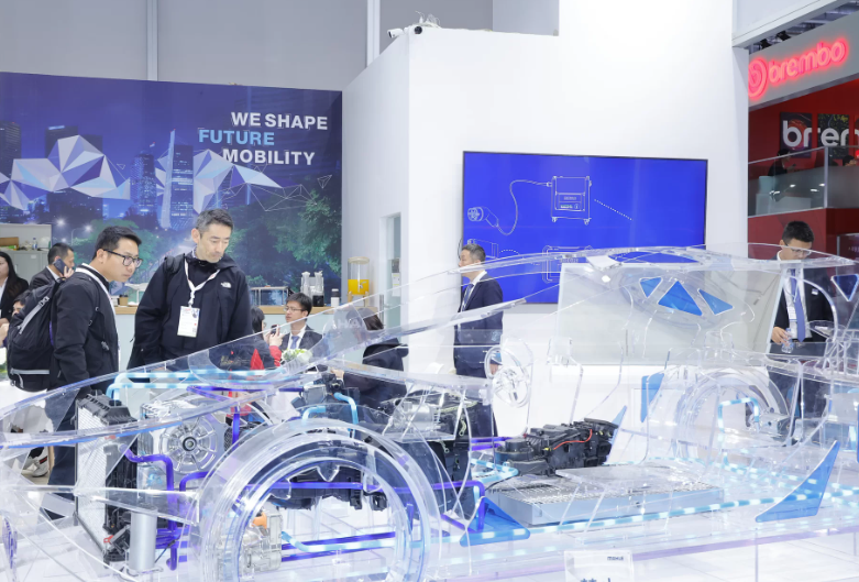 2026年上海法兰克福汽配展览会Automechanika Shanghai展馆现场,专业观众参观实况