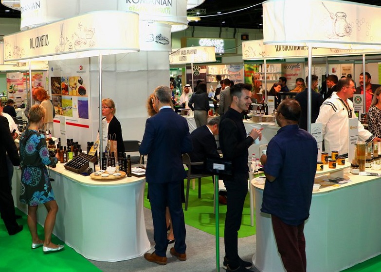 2026年中东迪拜保健食品及原料展览会Middle East Organic Natural展馆现场,专业观众参观实况