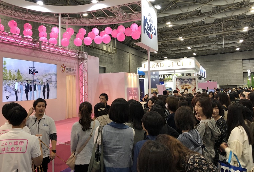 2027年韩国首尔旅游展览会KITS展馆现场，专业观众参观实况
