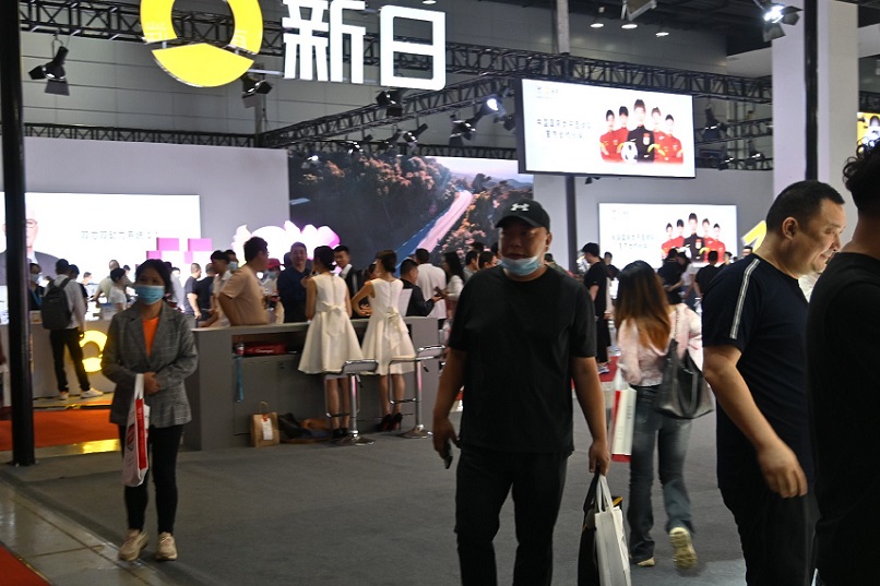 2026年无锡国际新能源电动车展览会Wuxi Electric Car Show展馆现场，专业观众参观实况