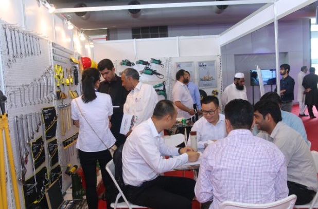 2026年巴基斯坦矿业展览会MINES MINERALS&METAL ASIA展馆现场,专业观众参观实况