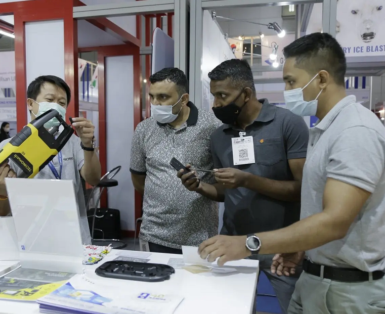 2027年泰国东南亚智能制造展IMEIntelligent Manufacturing Expo Southeast Asia参展商与海外采购商展台洽谈现场