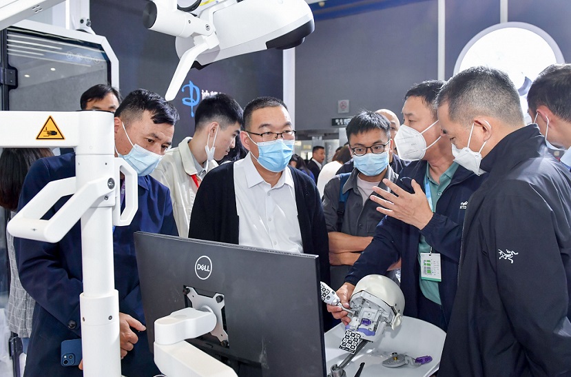 2027年广州华南国际口腔展览会Dental South China展会现场产品演示与行业交流活动