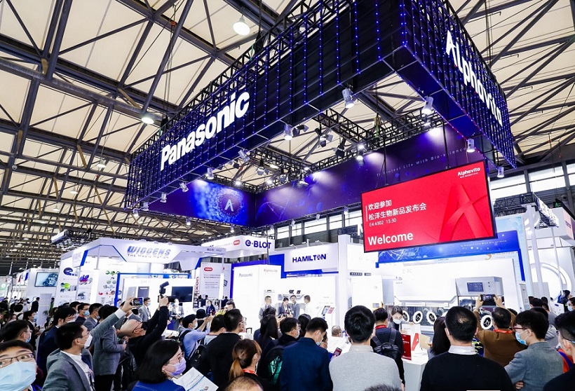 2026年慕尼黑上海国际分析生化及实验室展览会Analytica China展馆现场，专业观众参观实况