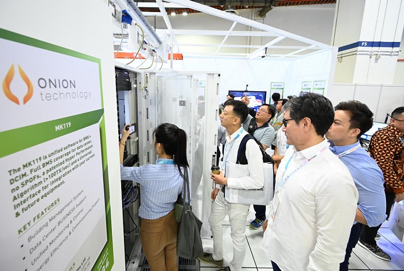 2026年新加坡亚洲云计算展览会CLOUD EXPO ASIA参展商与海外采购商展台洽谈现场