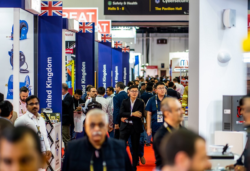 2027年上海国际安全科技与应用展览会Intersec Shanghai参展商与海外采购商展台洽谈现场