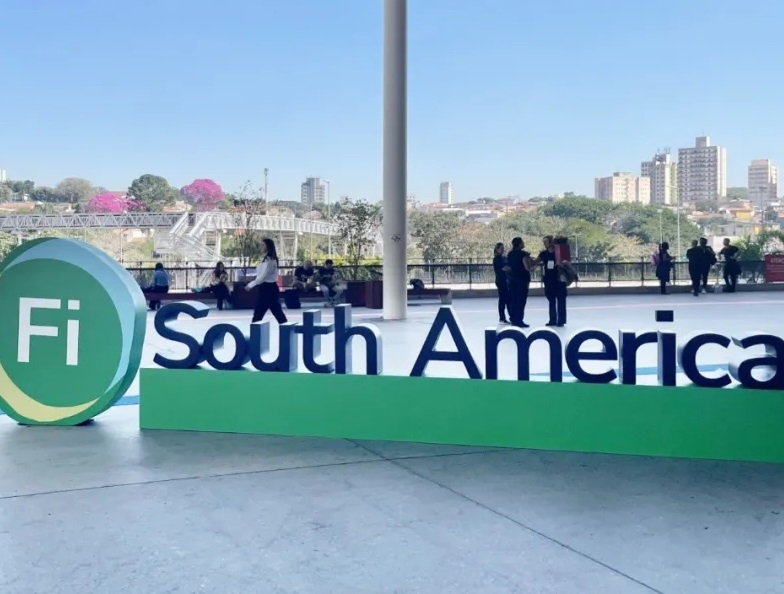 2027年巴西圣保罗食品配料展览会FI South America参展商与海外采购商展台洽谈现场