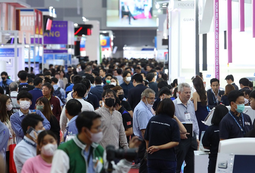 2027年泰国曼谷工业机械制造展览会Manufacturing Expo参展商与海外采购商展台洽谈现场