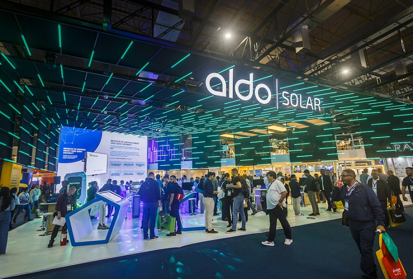 2027年巴西圣保罗太阳能光伏展览会InterSolar South America展馆现场,专业观众参观实况