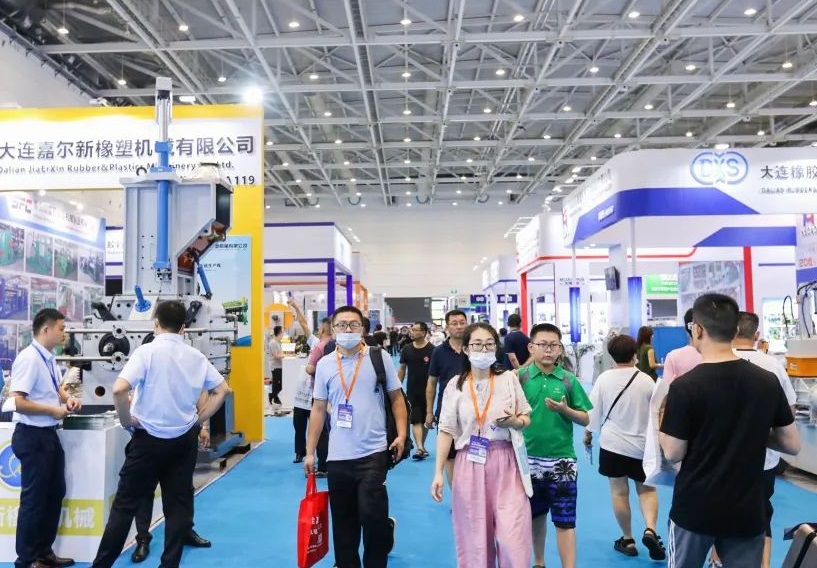 2027年青岛国际橡胶技术展览会RTF行业机械设备展品展台实拍