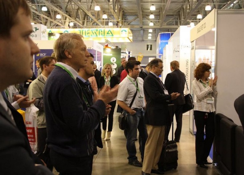 2027年俄罗斯莫斯科畜牧展览会VIV Russia展馆现场,专业观众参观实况