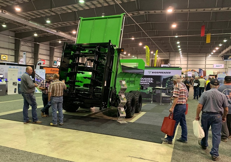 2027年加拿大农业机械展览会CANADA`S FARM SHOW展馆内部展台环境实拍