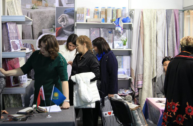 2027年哈萨克斯坦家纺及纺织面料展览会Central Asia Home Textile行业机械设备展品展台实拍