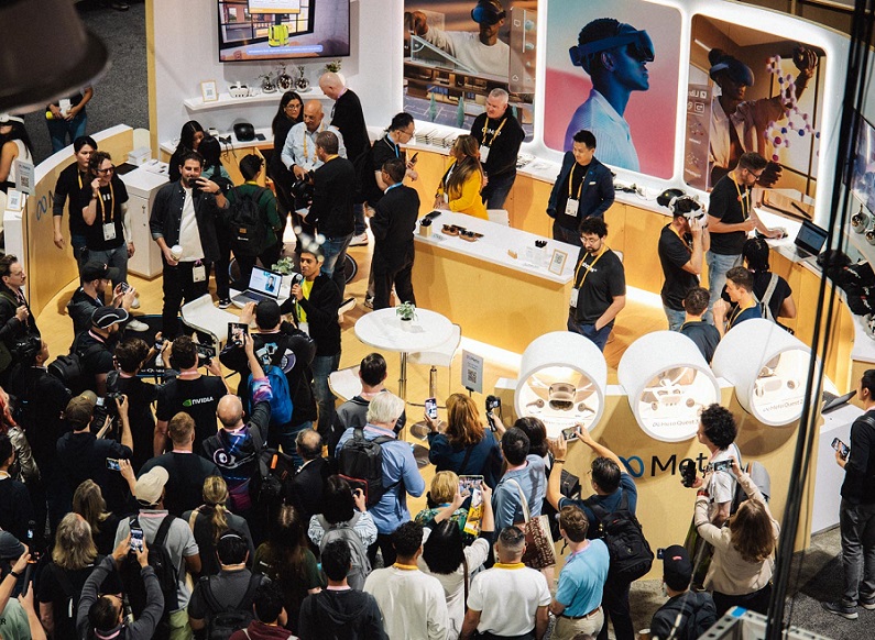 2027年美国虚拟现实XR产业展览会AWE USA展会现场产品演示与行业交流活动