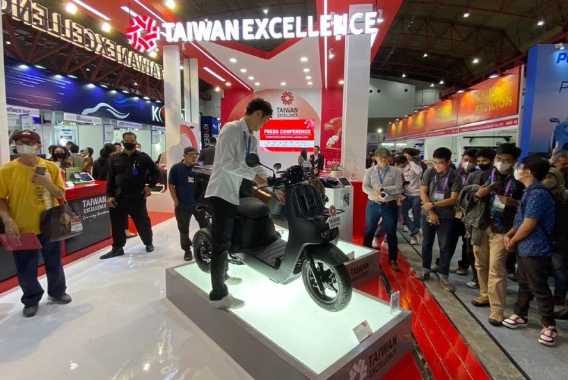 2027年印尼雅加达叉车设备及配件展览会Forklift Indonesia展馆现场,专业观众参观实况