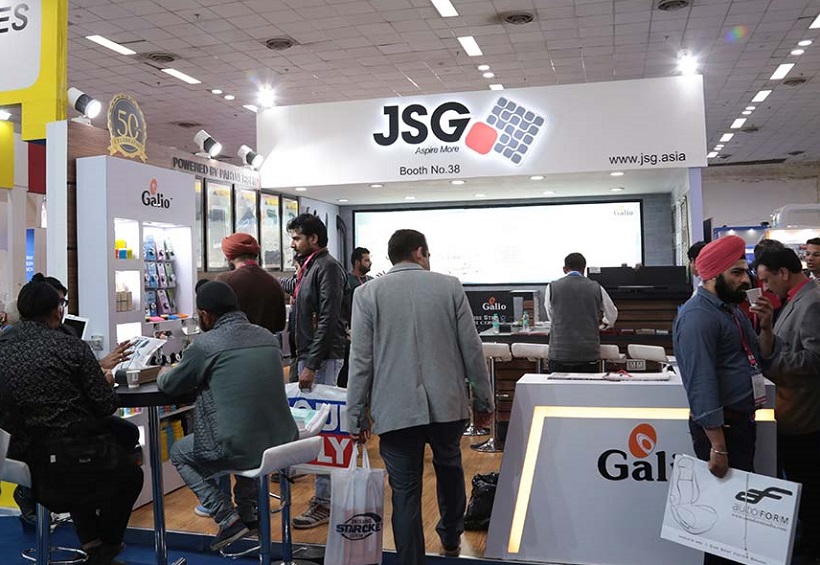 2026年印度新能源汽车展览会Auto EV India参展商与海外采购商展台洽谈现场