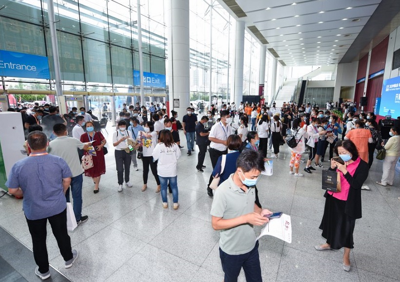 2027年中国(青岛)国际医疗器械暨康复健康展览会QMEE展会现场产品演示与行业交流活动