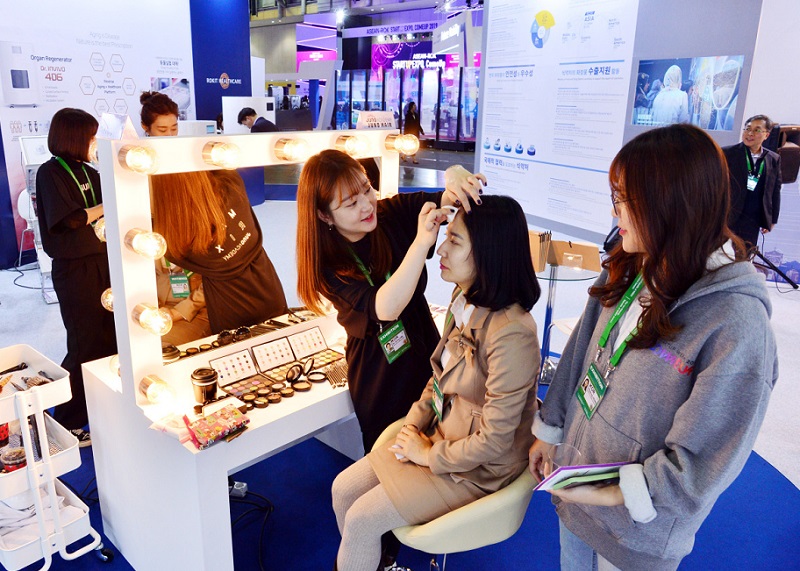 2027年韩国国际化妆品原料展览会In-Cosmetics Korea展馆内部展台环境实拍