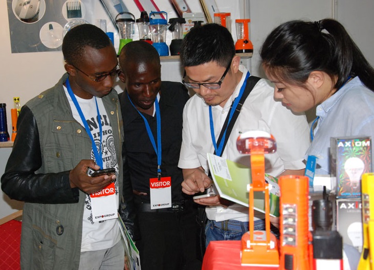 2027年肯尼亚内罗毕照明展览会Lightexpo Africa参展商与海外采购商展台洽谈现场