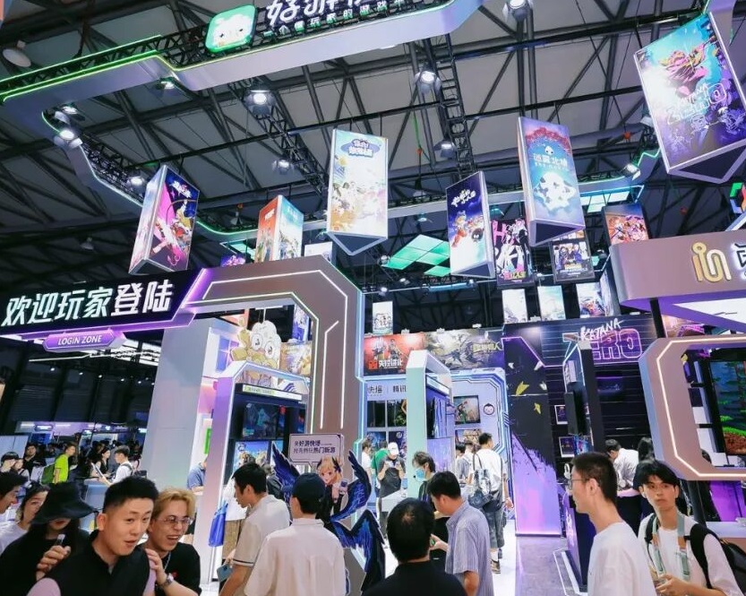 2027年中国(上海)国际数码互动娱乐展览会CJCHINAJOY展馆现场,专业观众参观实况