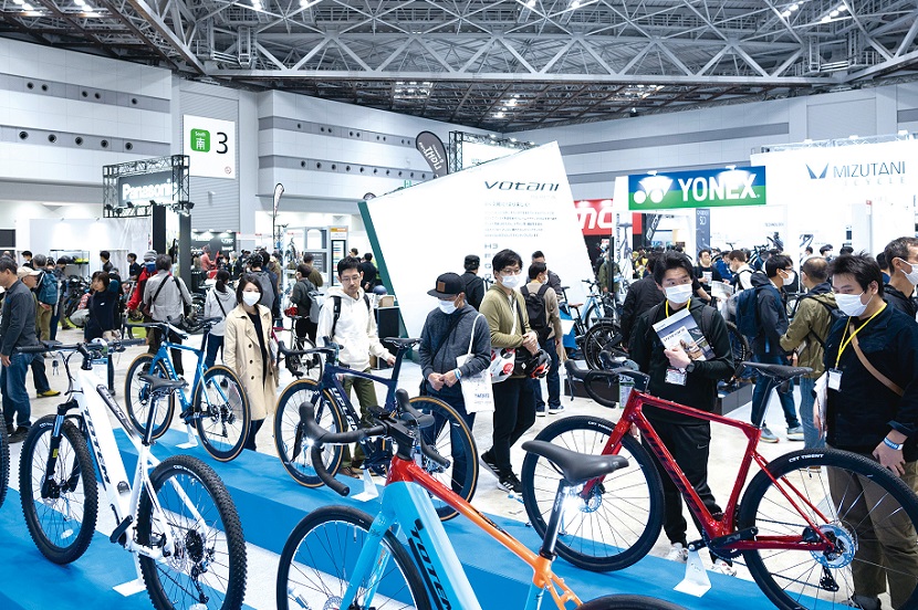 2026年日本东京自行车展览会CYCLE MODE TOKYO参展商与海外采购商展台洽谈现场