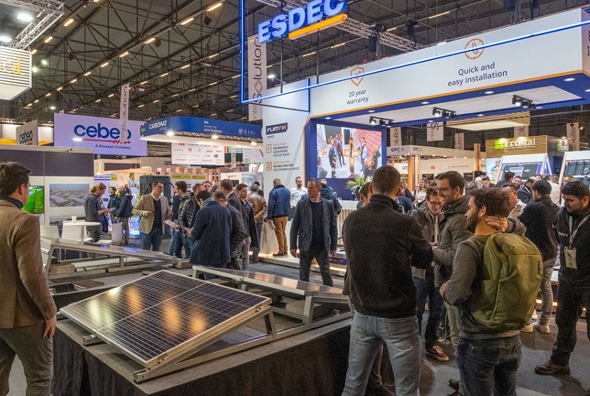 2027年荷兰太阳能光伏展览会Solar Solutions International展馆现场，专业观众参观实况