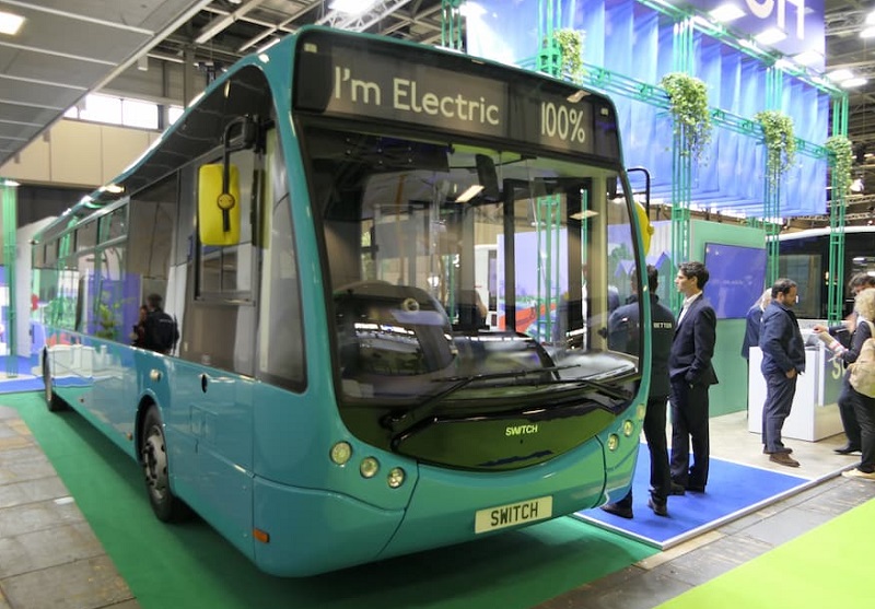 2028年德国柏林客车巴士展览会BUS2BUS参展商与海外采购商展台洽谈现场