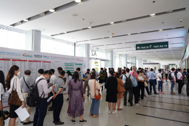2027年越南胡志明造纸、纸业展览会Paper Vietnam展馆现场,专业观众参观实况
