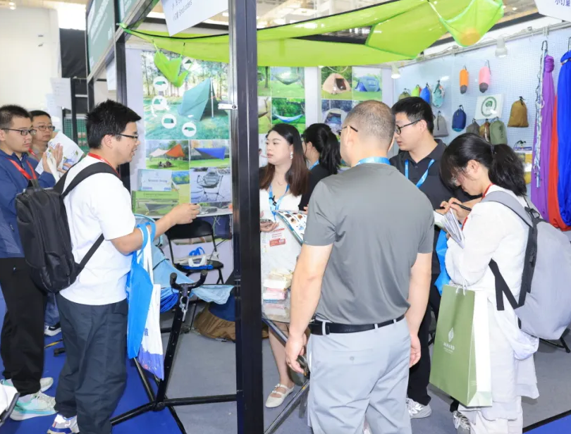 2027年宁波出口跨境电商展-宁波跨博会GETfair展馆内部展台环境实拍
