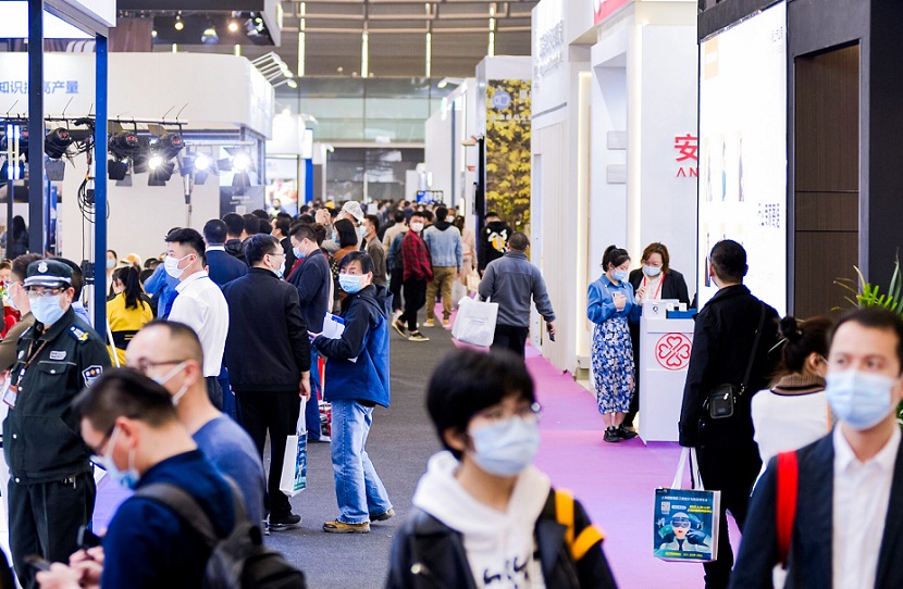 2027年上海国际商业楼宇设施及物业管理博览会CFME展会现场产品演示与行业交流活动
