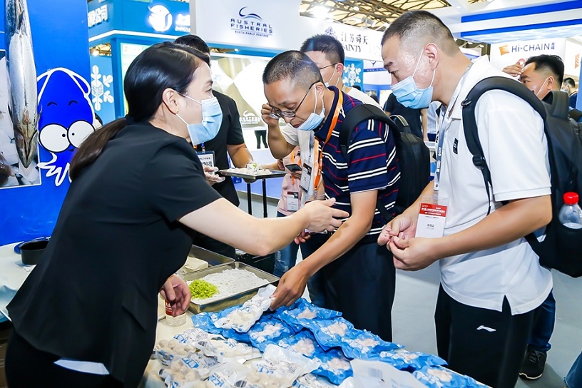 2027年上海国际水产养殖展览会World Seafood Shanghai参展商与海外采购商展台洽谈现场