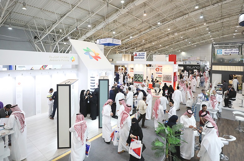 2026年沙特利雅得电力能源、照明展览会Saudi Elenex展馆现场，专业观众参观实况