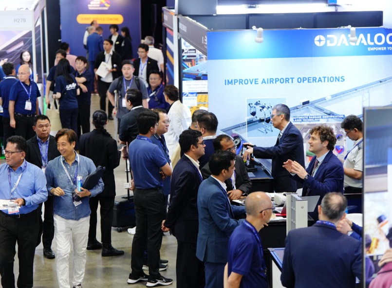 2027年新加坡机场设施展览会Inter Airport South East Asia参展商与海外采购商展台洽谈现场