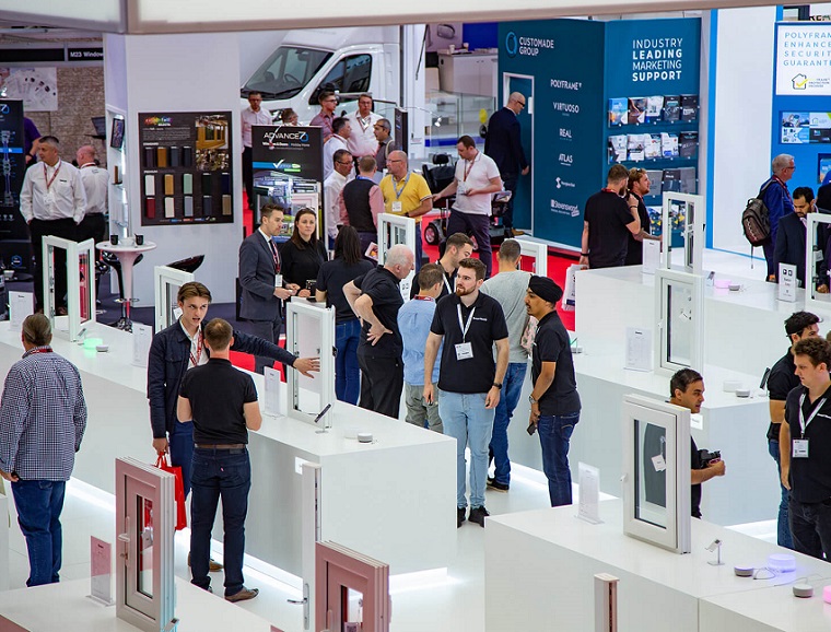 2027年英国伯明翰玻璃门窗展览会FIT Show展馆现场,专业观众参观实况