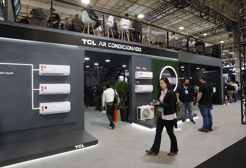 2027年墨西哥消费品、礼品、家庭用品展览会Latin American Electronics展馆现场,专业观众参观实况
