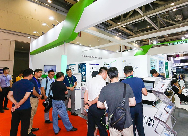 2026年重庆医学装备展-中国医学装备大会China Medical Equipment Conference展馆现场,专业观众参观实况