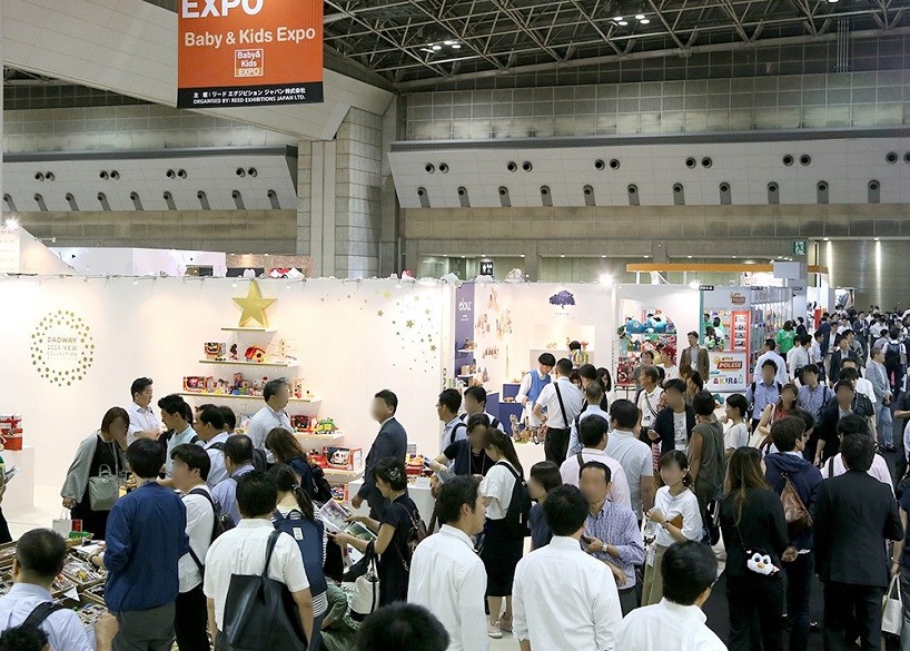 2027年日本东京婴童用品展览会Baby Kids Expo展馆现场,专业观众参观实况