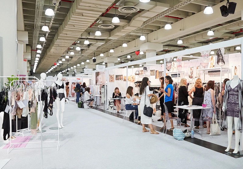2026年美国纽约内衣展览会Curve New York展馆现场,专业观众参观实况