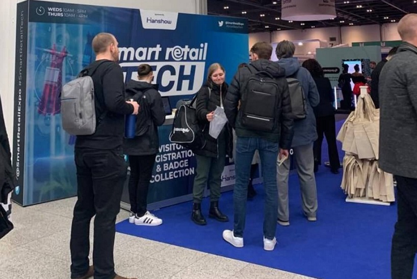 2026年美国纽约零售科技展览会Smart Retail Tech Expo参展商与海外采购商展台洽谈现场