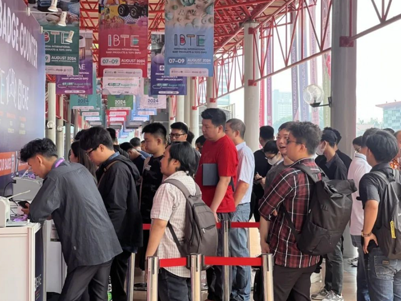 2027年印尼玩具及婴童用品展IBTE Indonesia展馆现场,专业观众参观实况