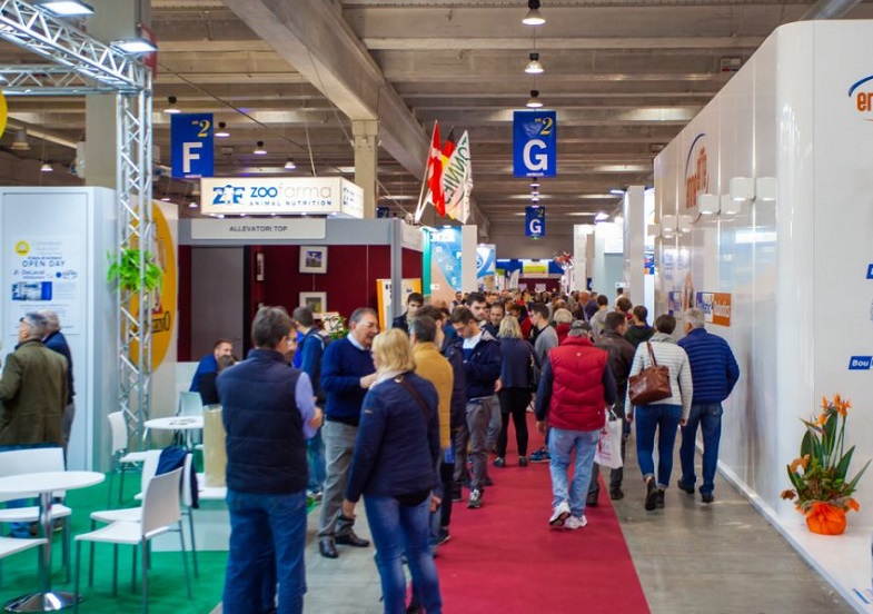 2026年美国世界奶业及畜牧展WORLD DAIRY EXPO参展商与海外采购商展台洽谈现场