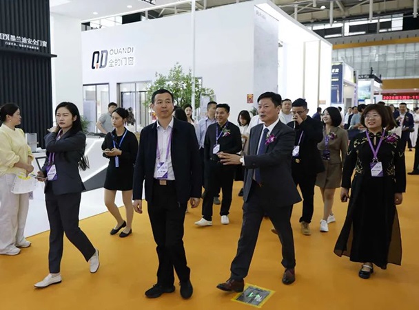 2027年中国(南京)系统门窗、全屋定制、移门博览会DCDE行业机械设备展品展台实拍