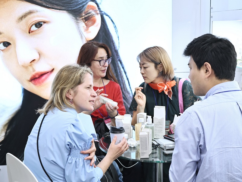 2027年韩国首尔化妆品及美容展览会COSMOBEAUTY SEOUL行业机械设备展品展台实拍