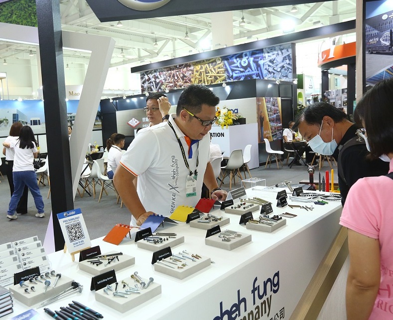 2028年台湾高雄紧固件展览会Fastener Taiwan参展商与海外采购商展台洽谈现场