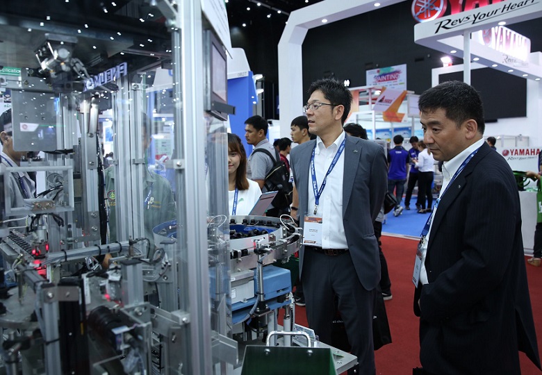 2027年泰国曼谷电子生产设备展览会NEPCON Thailand展馆现场,专业观众参观实况